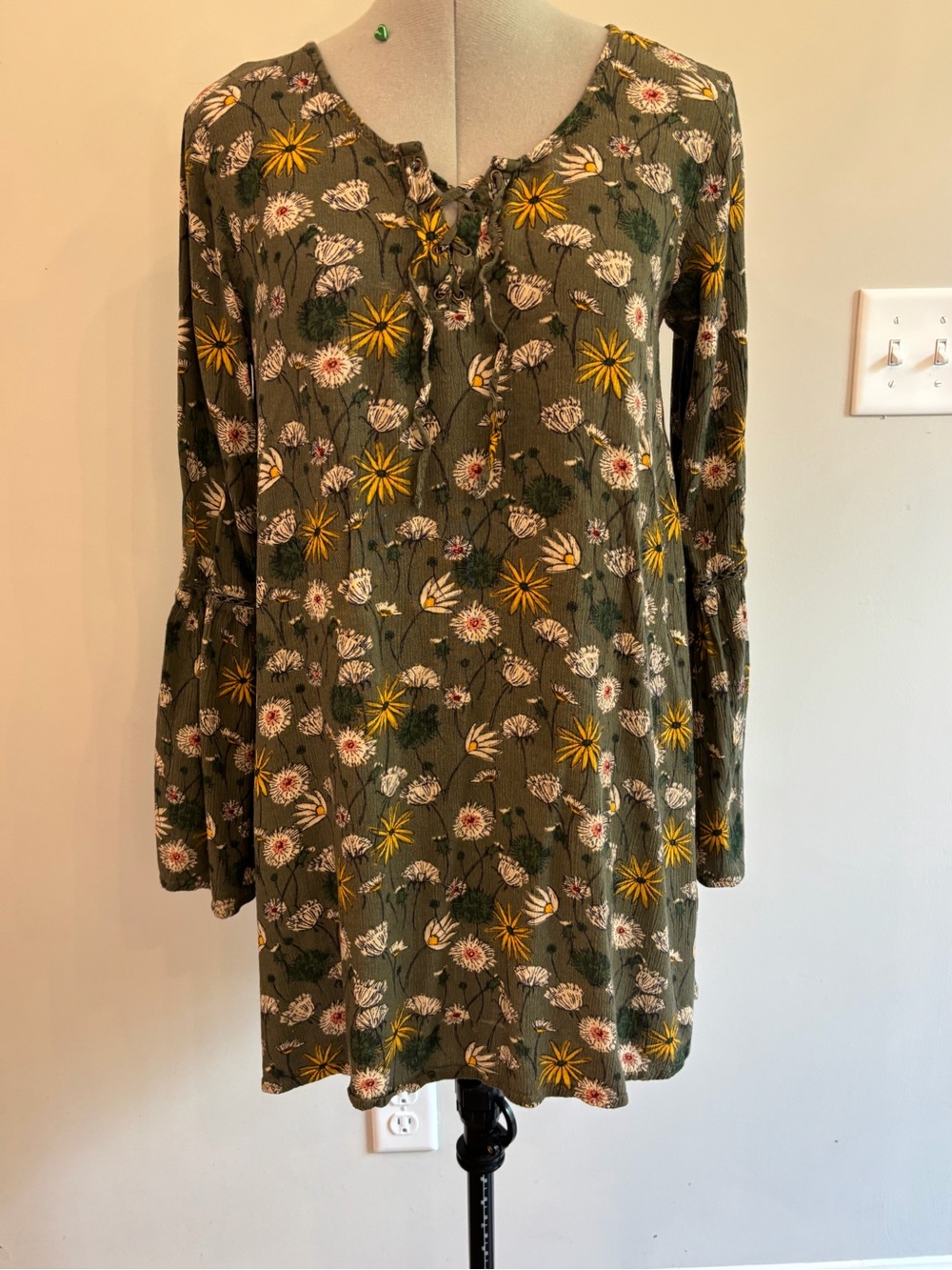 Mossimo Supply Co. Boho Olive Green Floral Lace-Up dress 0141